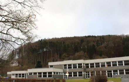 Bürgerbeteiligung startet im Januar 2021!
Was und vor allem wann passiert etwas mit dem ehemaligen Schulgebäude in Siedlinghausen.